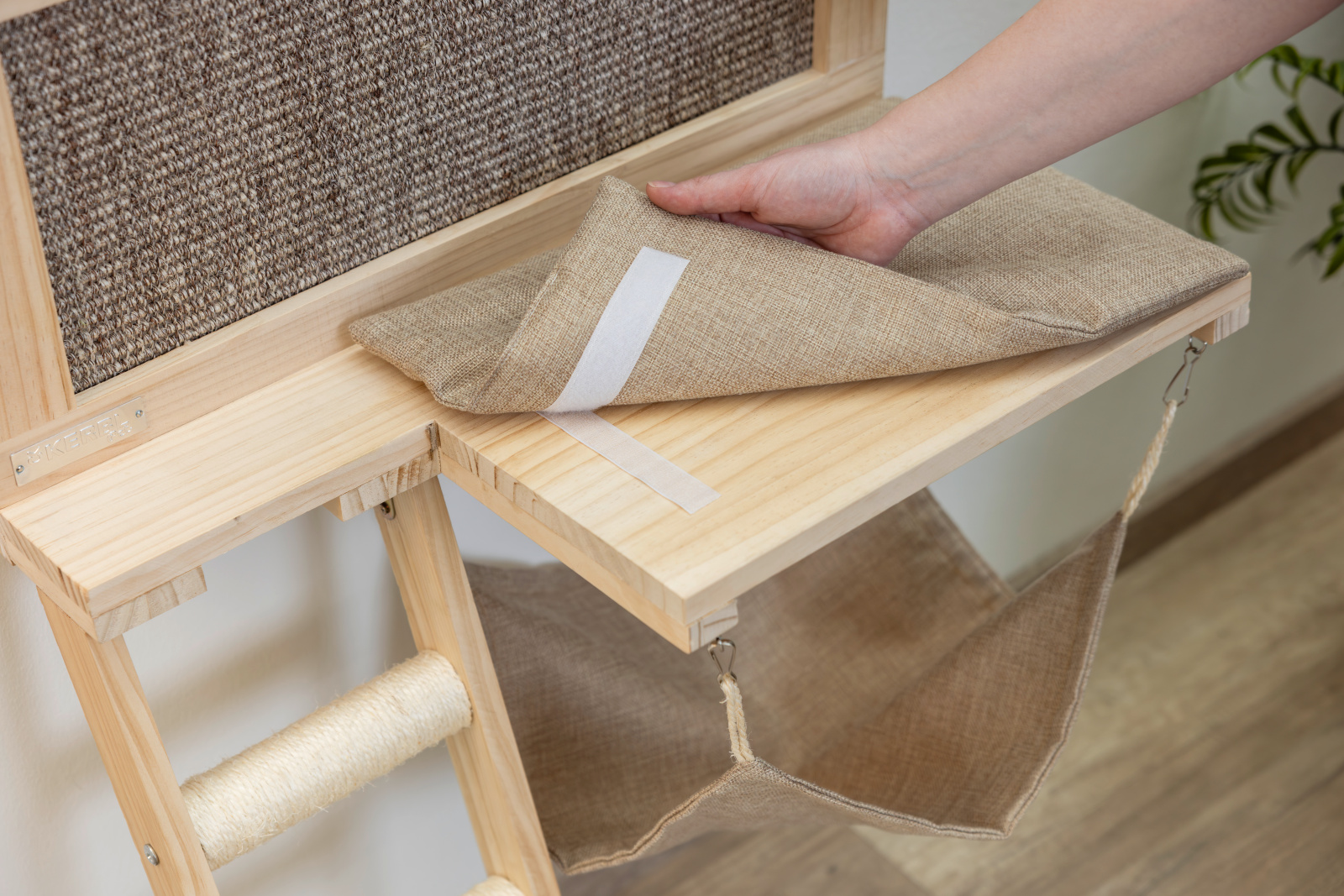 Kerbl Pet Timber cuccia parete gatto con sisal