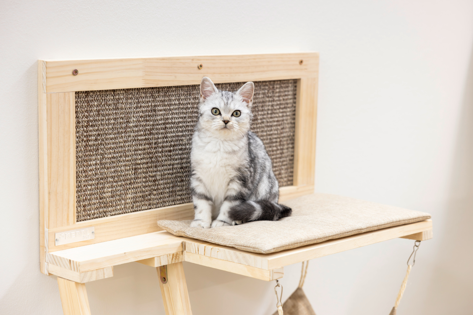 Kerbl Pet Timber cuccia parete gatto con sisal