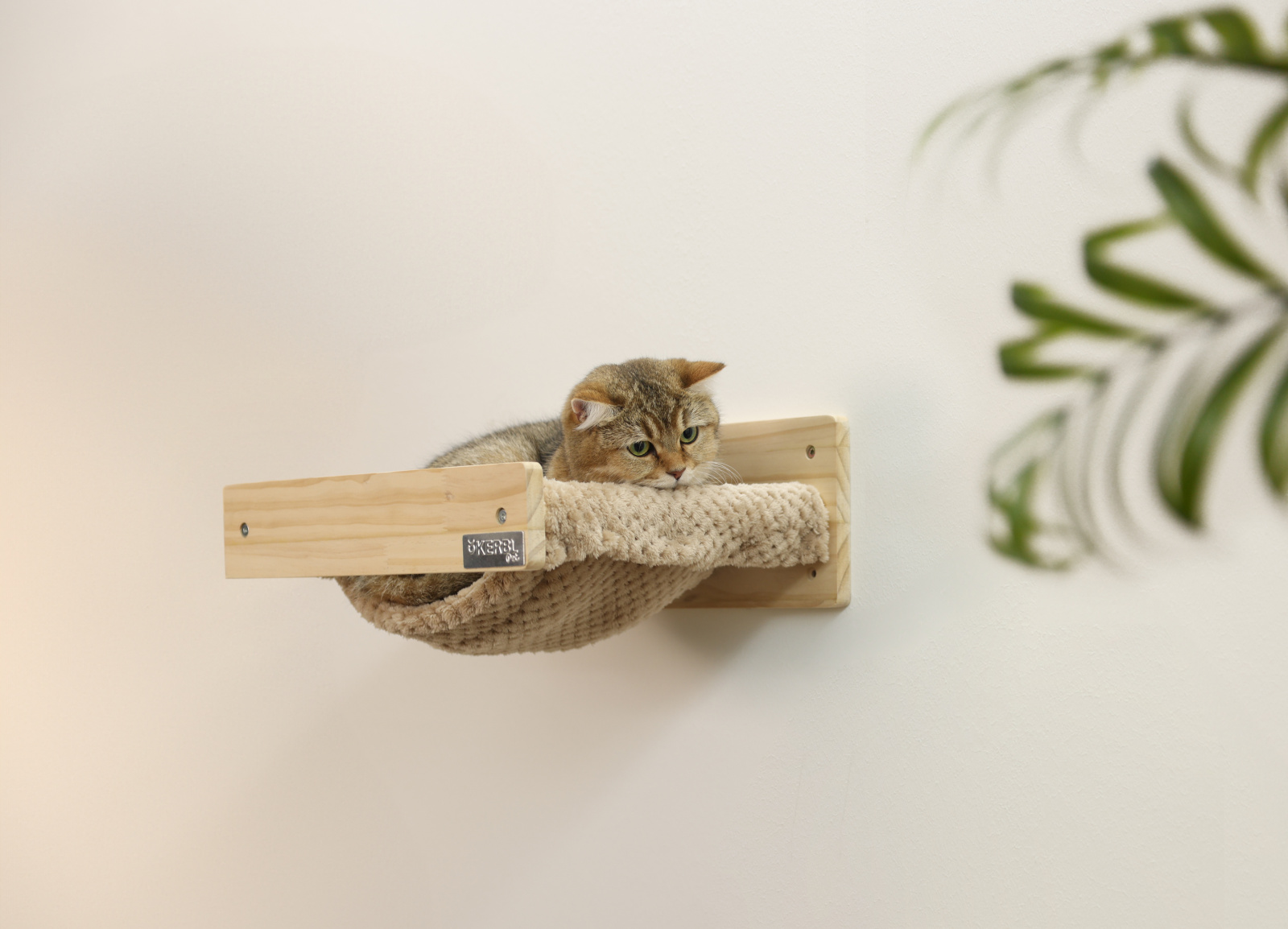 Kerbl Pet Timber Amaca Gatto da Parete Legno Peluche