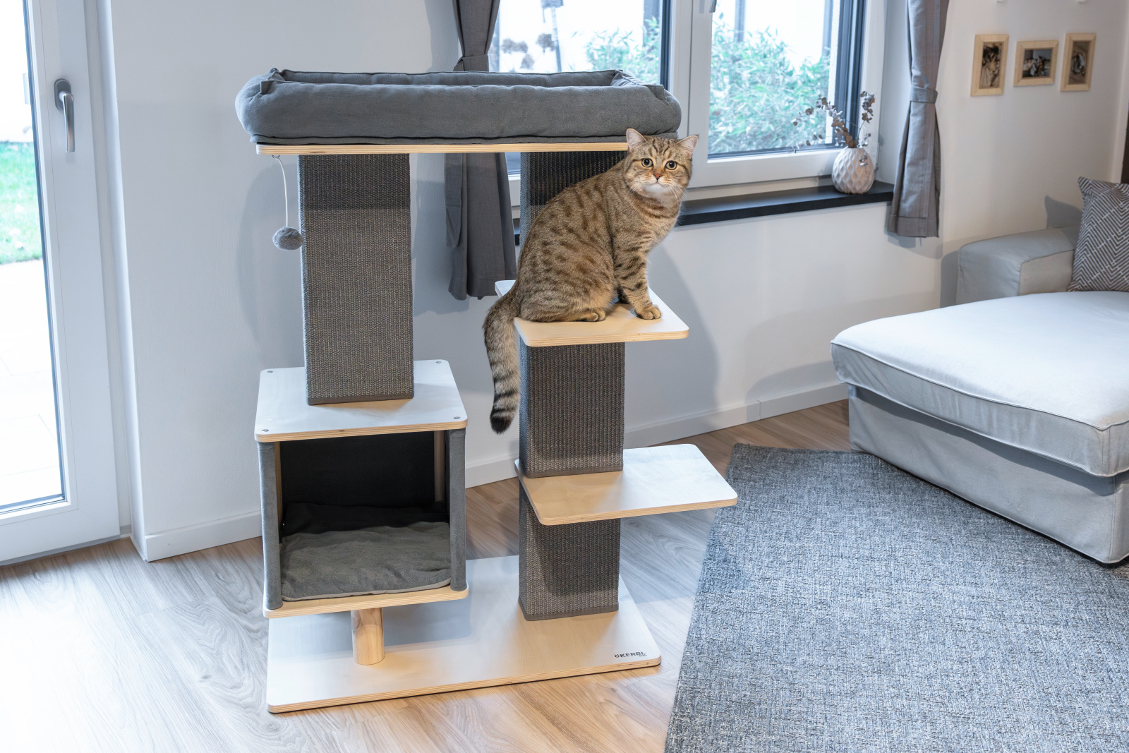 Kerbl Noah IV albero tiragraffi gatto sisal con cuccia