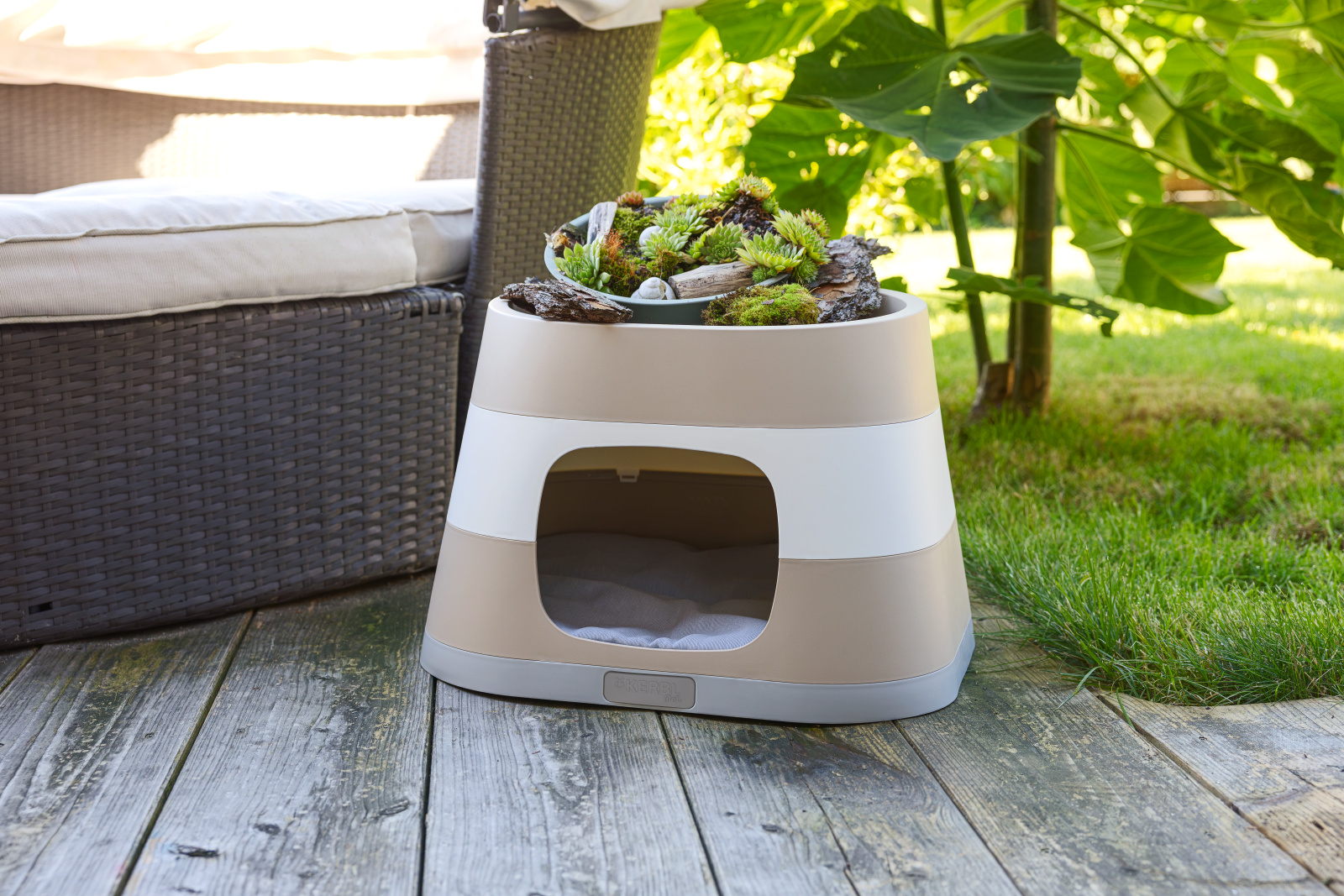 Kerbl Pet Cat Cave Bianca Cuccia Chiusa Plastica con Cuscino
