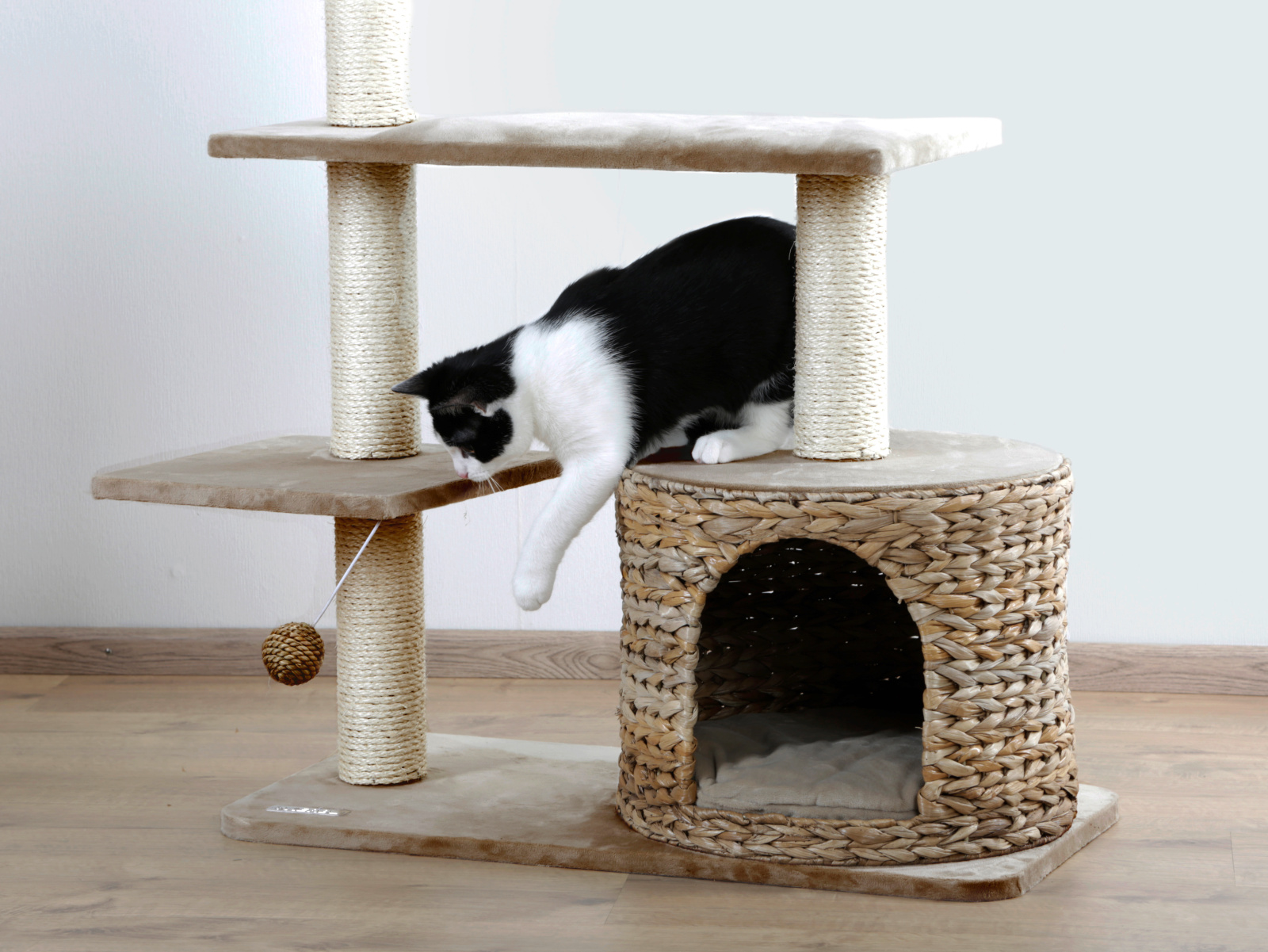 Kerbl Pet Jade albero tiragraffi gatto foglia banana con cuccia