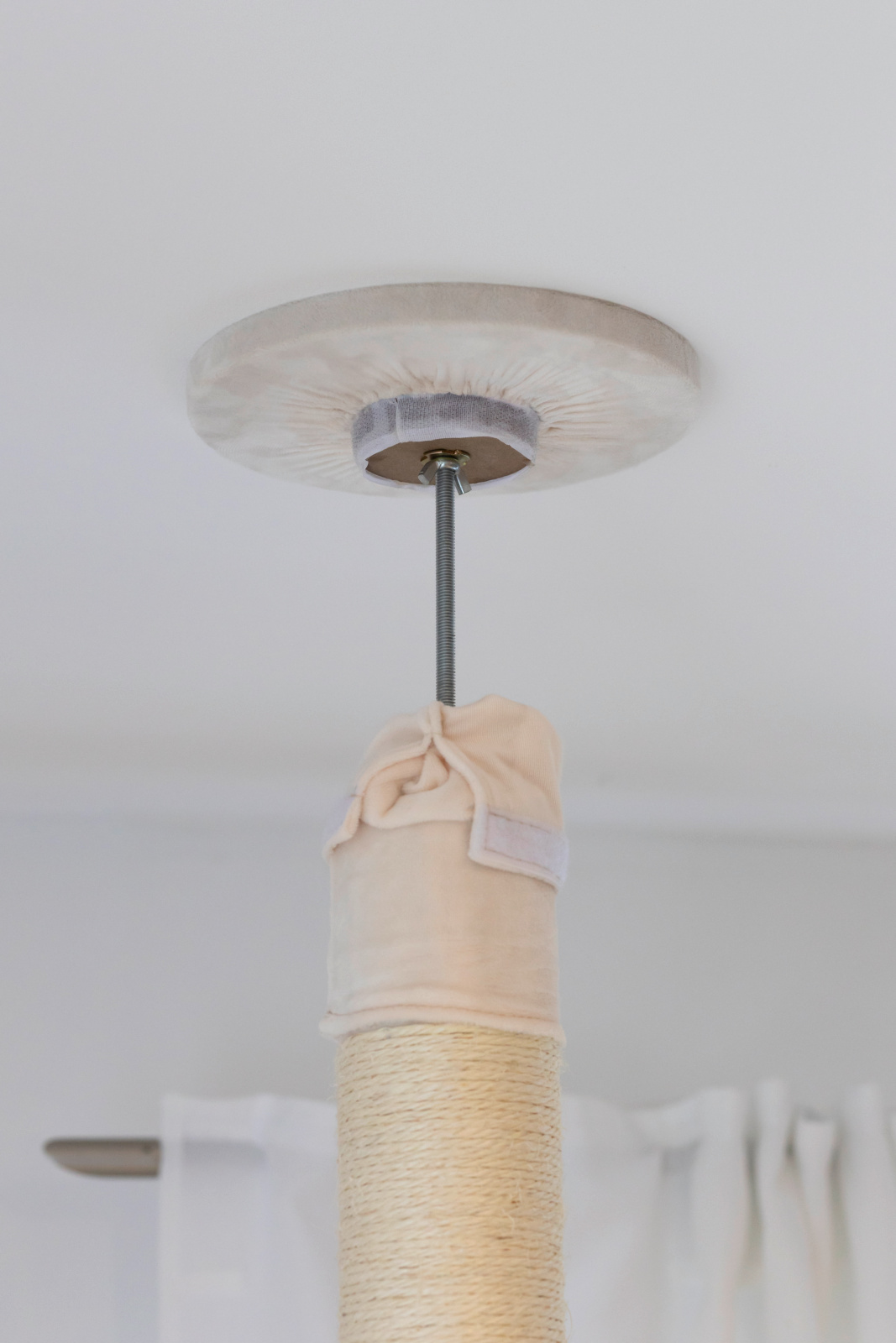 Kerbl Pet Ferdi albero tiragraffi a soffitto per gatti