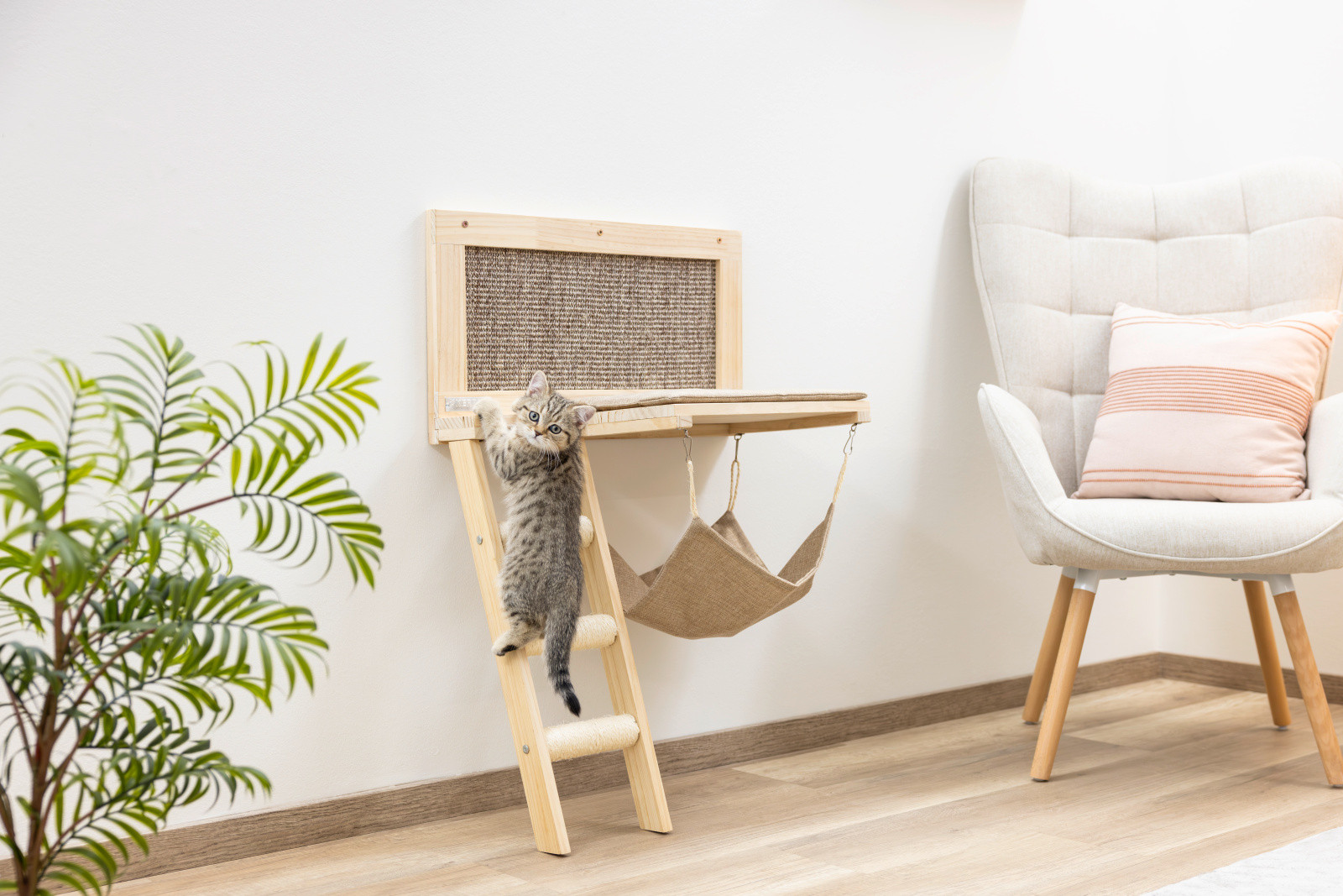 Kerbl Pet Timber cuccia parete gatto con sisal