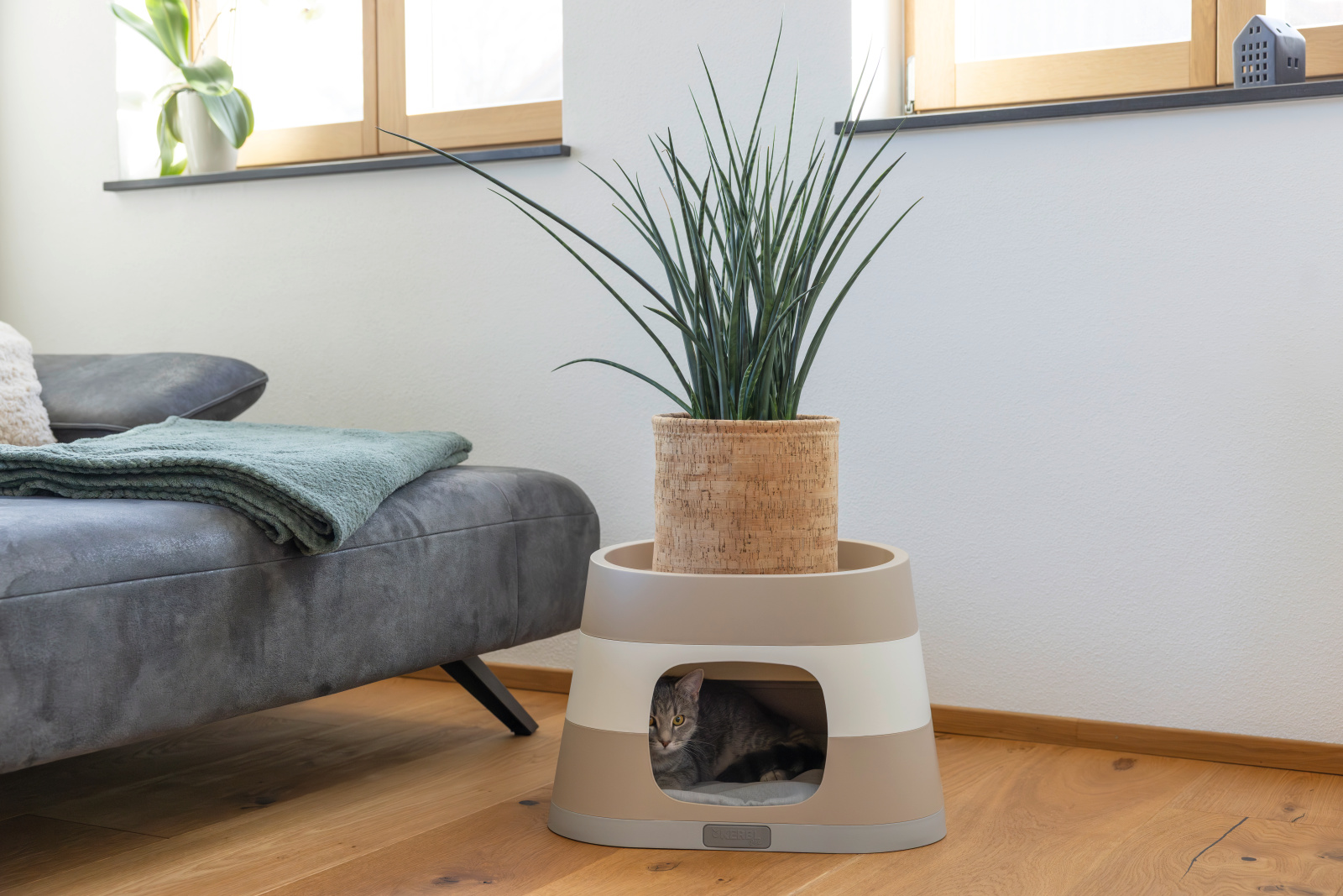 Kerbl Pet Cat Cave Bianca Cuccia Chiusa Plastica con Cuscino