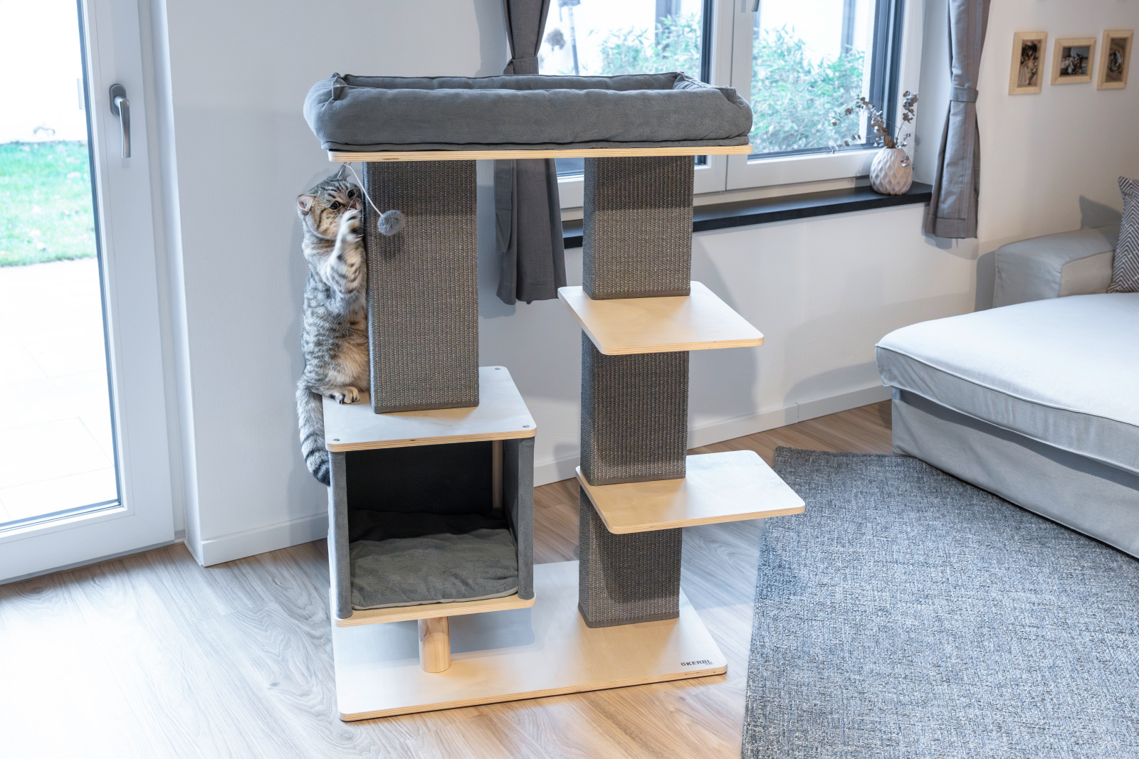 Kerbl Noah IV albero tiragraffi gatto sisal con cuccia