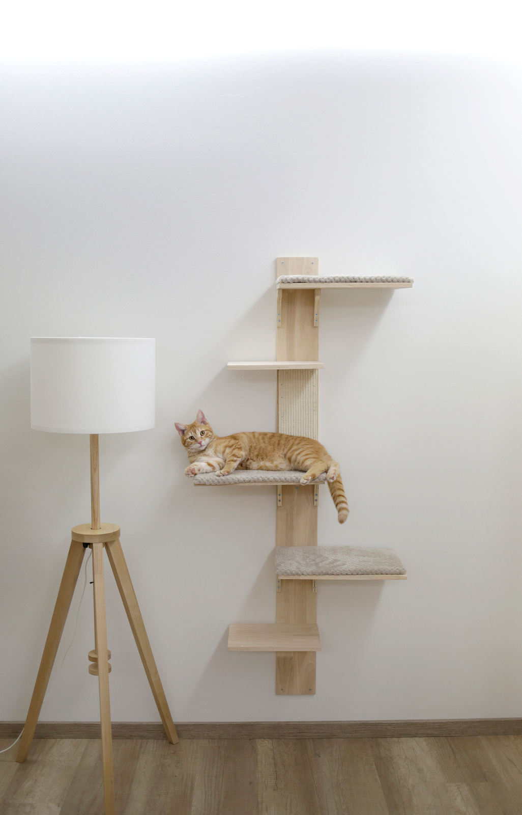 Kerbl Pet Timber Albero per Gatti da Parete 150 cm Legno