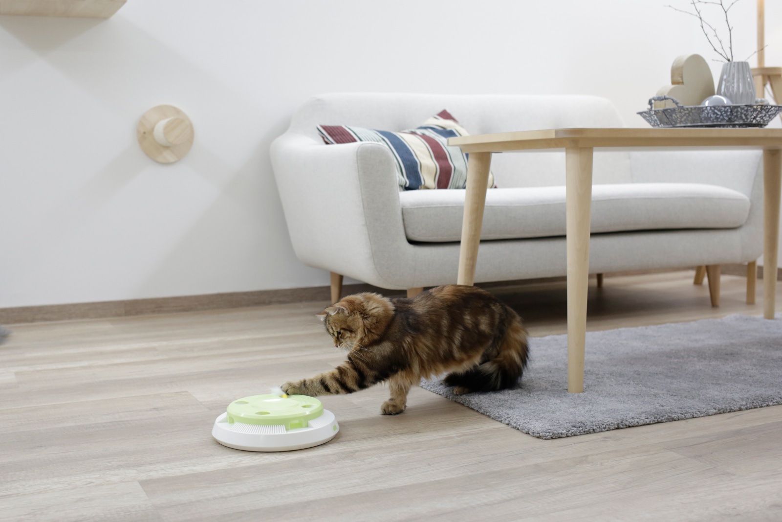 Kerbl Pet Pompom gioco gatto elettronico piuma rotante