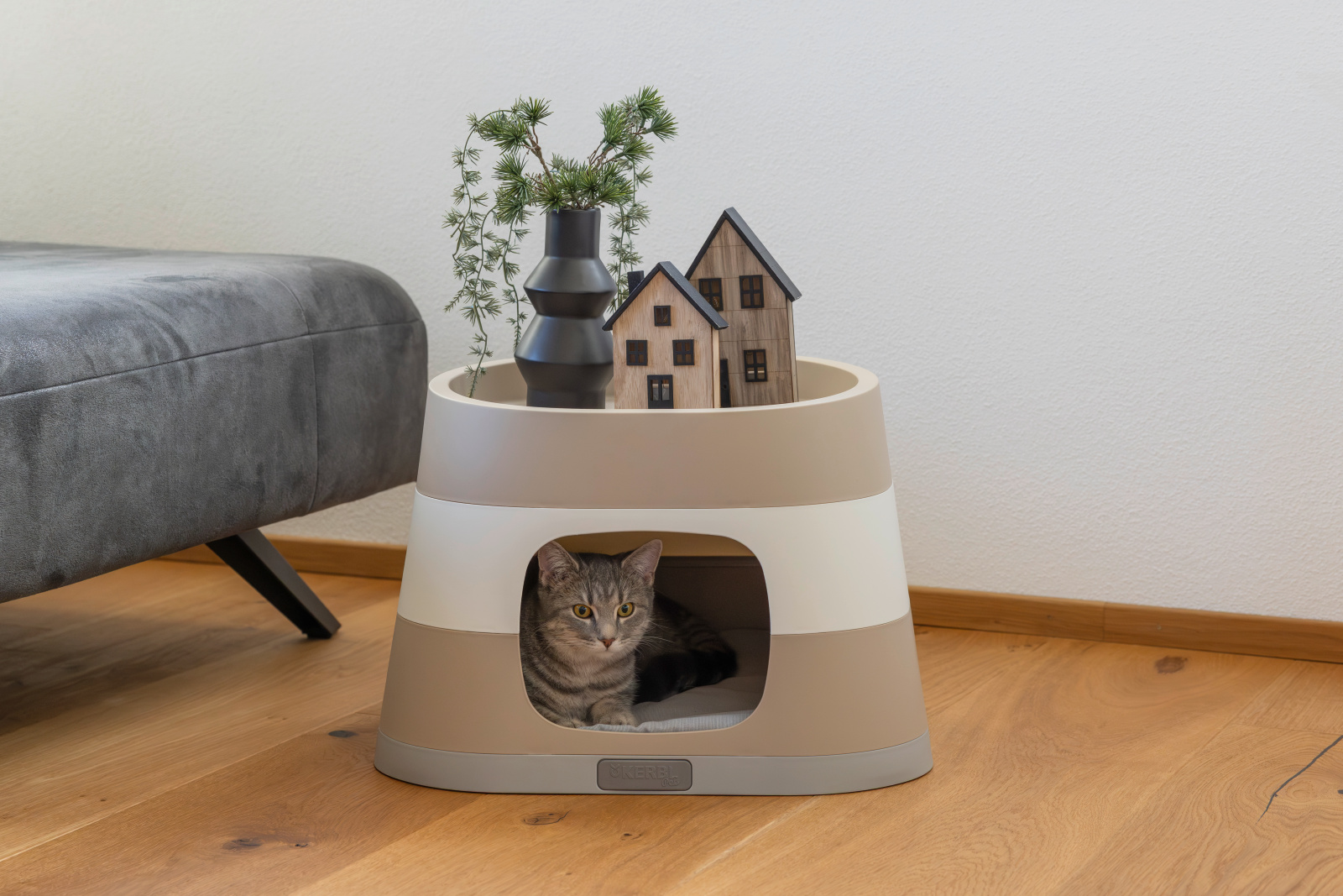 Kerbl Pet Cat Cave Bianca Cuccia Chiusa Plastica con Cuscino