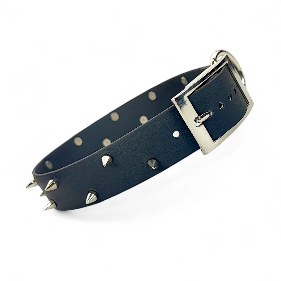 Toscani Waterproof Collare Borchiato a Punta per Cani su Misura