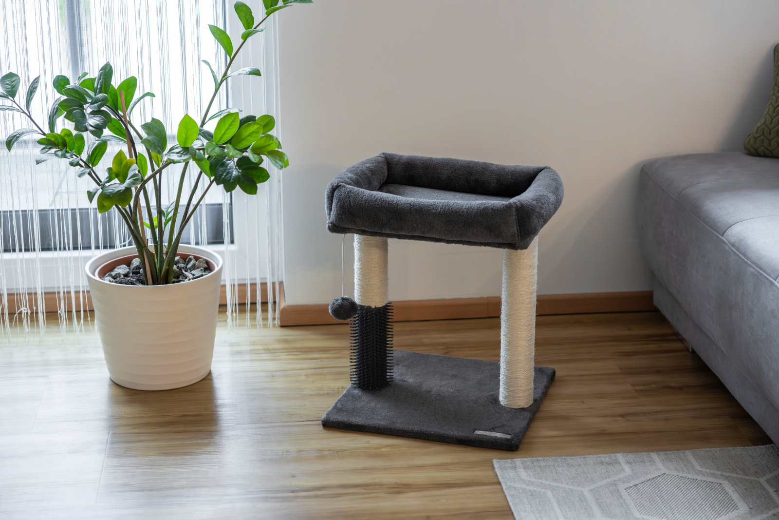 Kerbl Pet Rosi albero tiragraffi gatto con cuccia e pallina