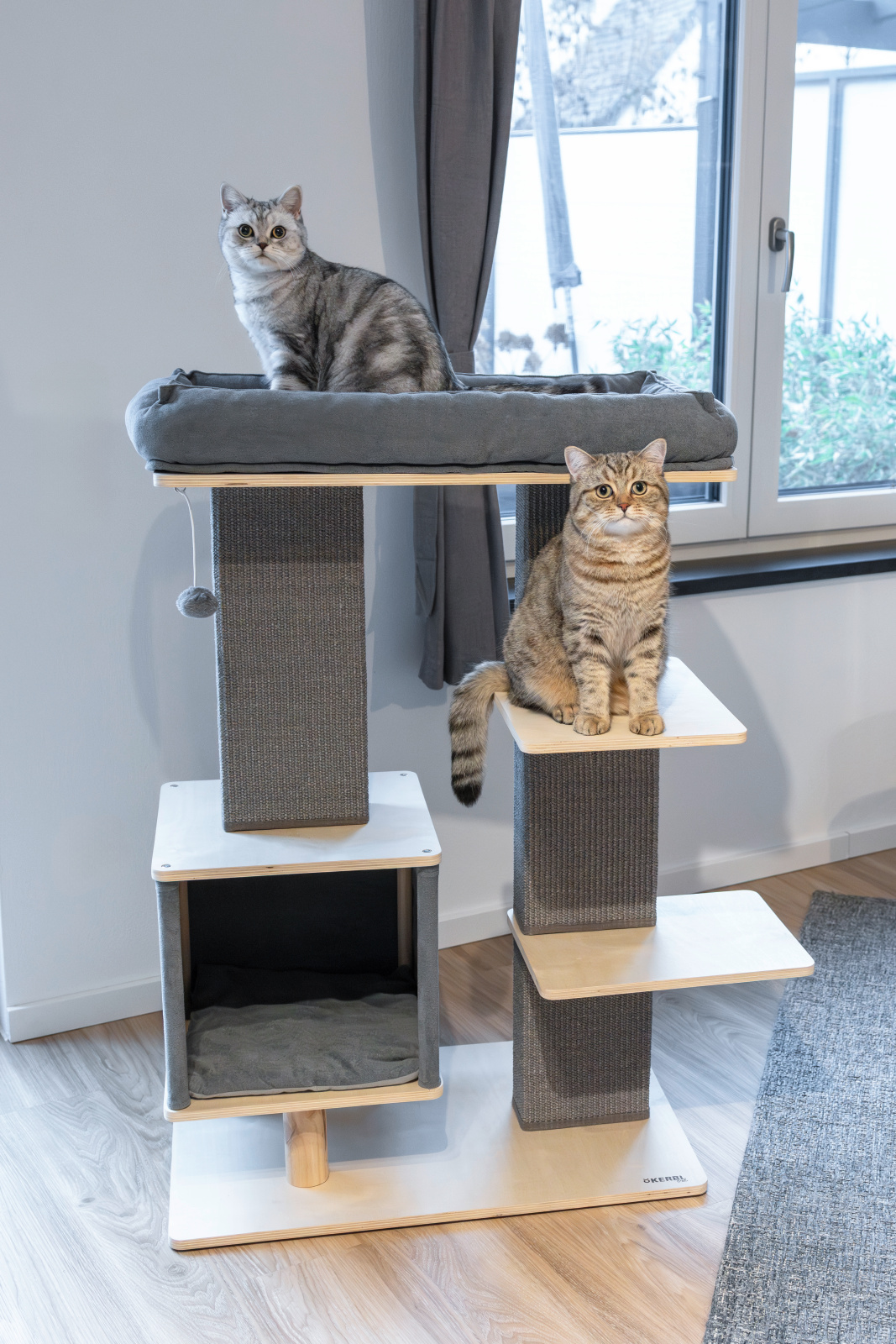 Kerbl Noah IV albero tiragraffi gatto sisal con cuccia