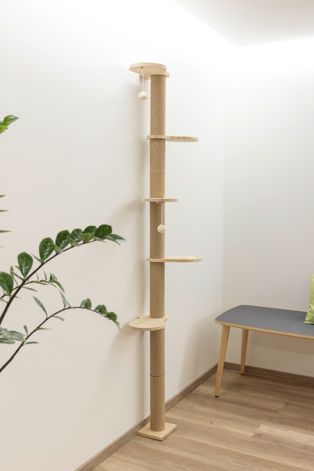 Kerbl Pet Timber Tiragraffi a Parete Legno Iuta