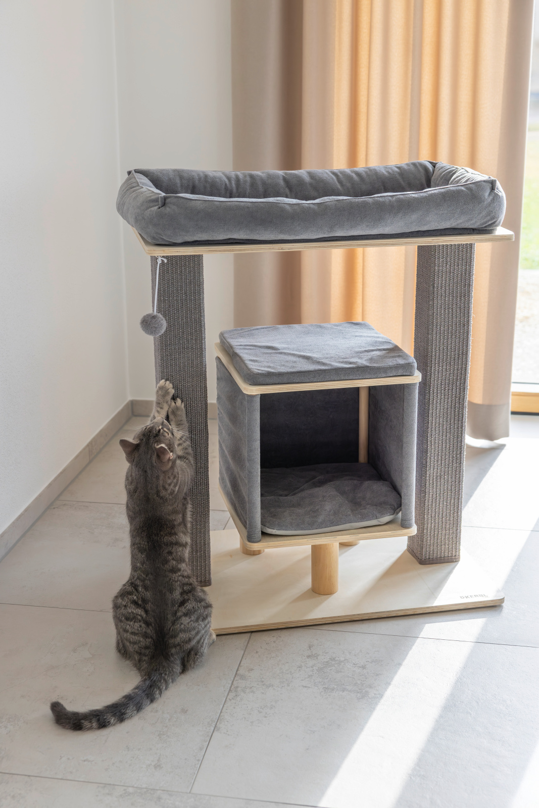 Kerbl Pet Noah III albero tiragraffi gatto con cuccia