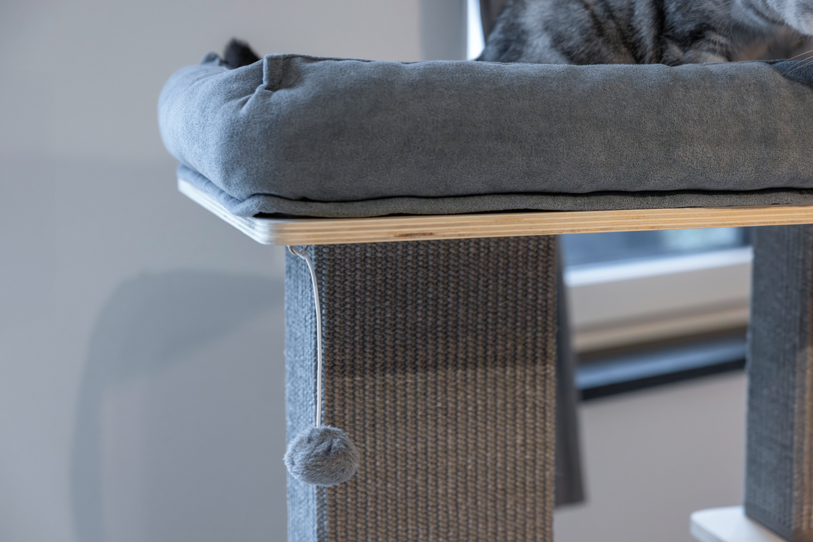 Kerbl Noah IV albero tiragraffi gatto sisal con cuccia